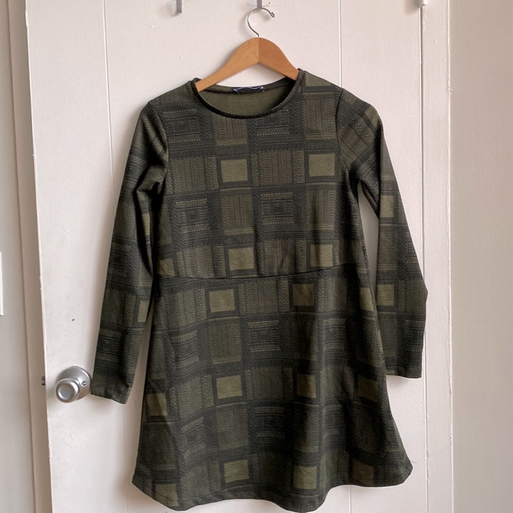 Green abstract print unique zara women’s sweater weight dress - size s